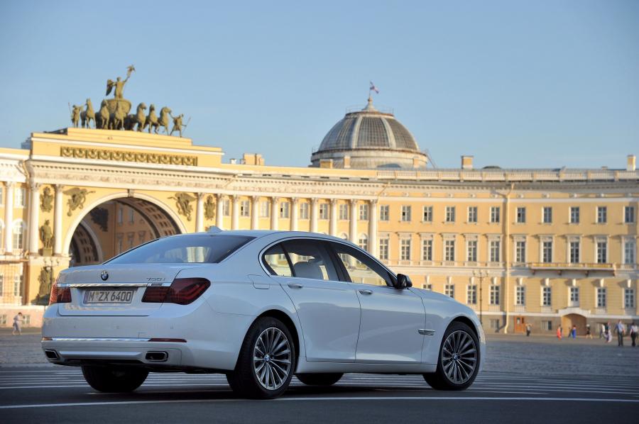 BMW 7-Series 2013 года  (фото 88 из 123)